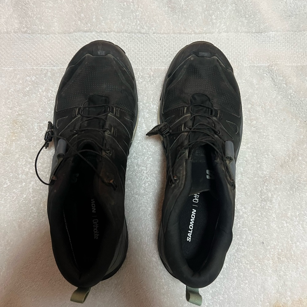 Salomon Women’s Hiking Shoe Gortex (like new)